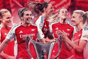 掀翻女足巴萨阿森纳女足时隔18年再夺欧冠，巴萨3连冠梦碎